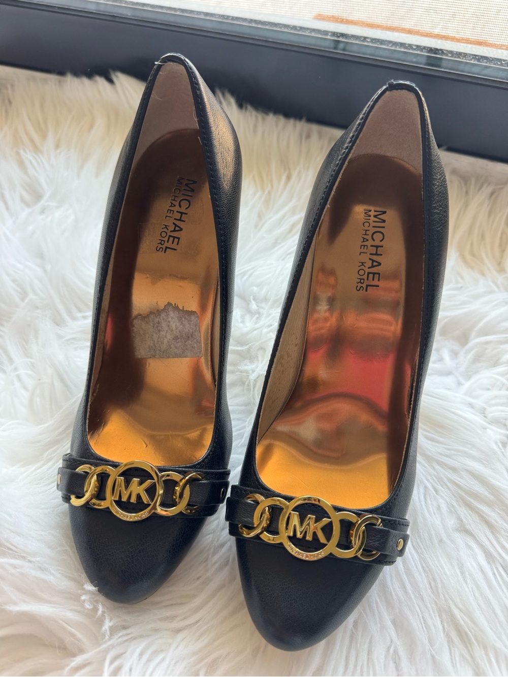 MICHAEL Michael Kors Black Leather Pumps with Gold MK Chain